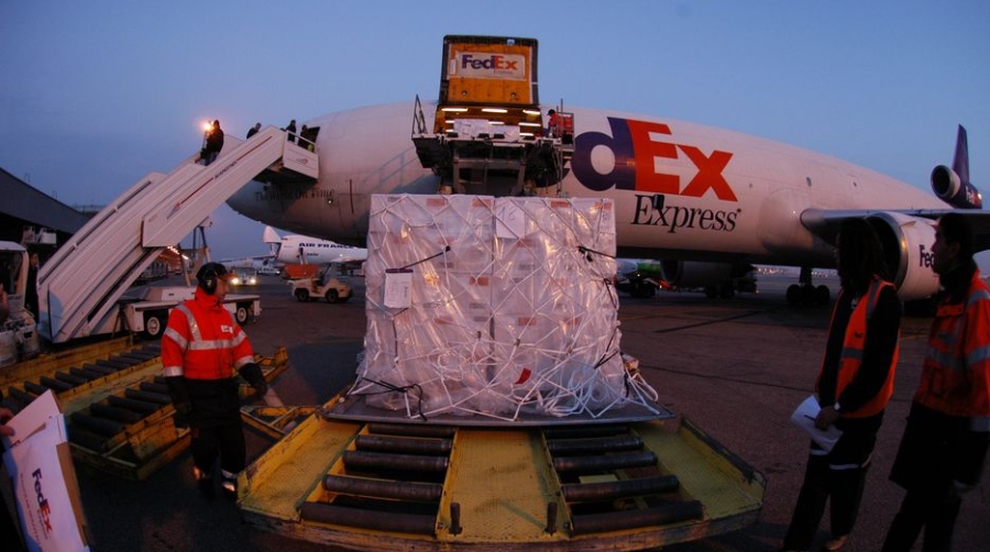 FedEx ahorra en combustible y gana en sostenibilidad con su nuevo sistema para la limpieza de los aviones&nbsp;
