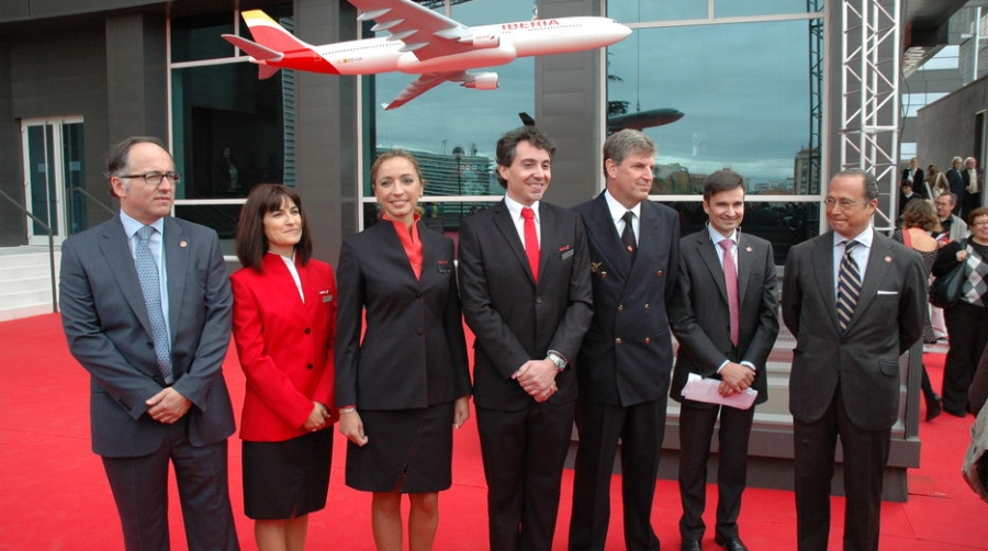 Iberia se aferra a su nueva imagen como punta de lanza de su estrategia para no morir