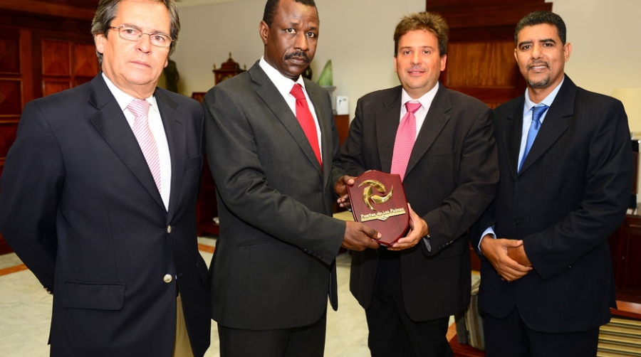 Visita a Las Palmas de representantes del puerto mauritano Bah&iacute;a de Repos