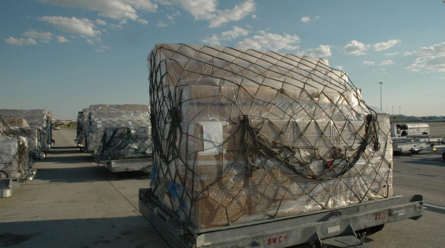 La carga a&eacute;rea vuelve a crecer en noviembre y reduce el descenso acumulado al 2,5%