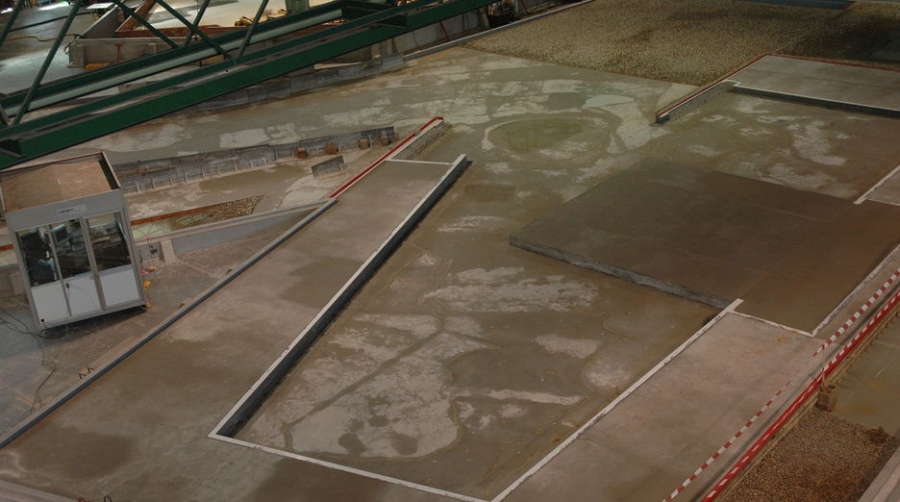 El CEPYC pone a prueba los dise&ntilde;os de los futuros espigones del Puerto de Bilbao