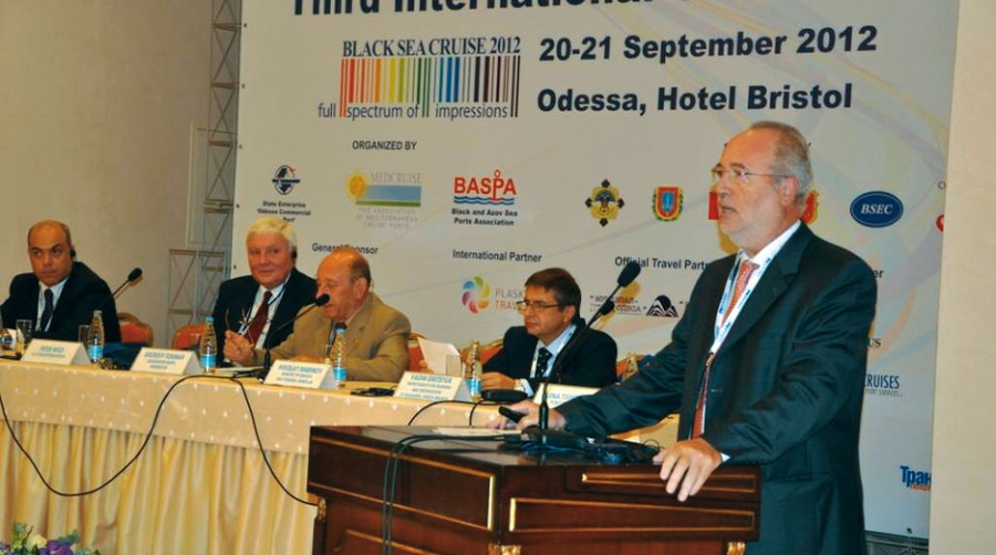 Stavros Hatzakos:"Como puertos de una misma regi&oacute;n, necesitamos actuar en conjunto para superar los desaf&iacute;os"