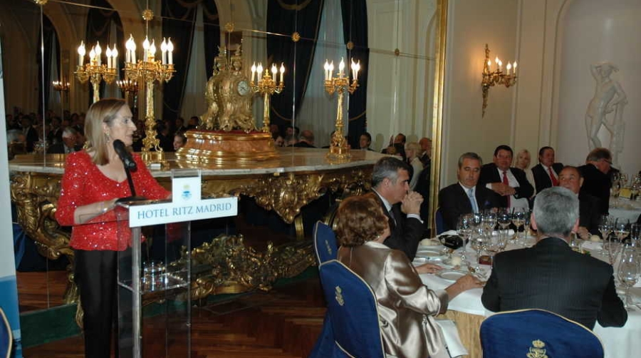 Fomento trabaja en una rebaja de las cuant&iacute;as b&aacute;sicas de las tasas portuarias del 5%