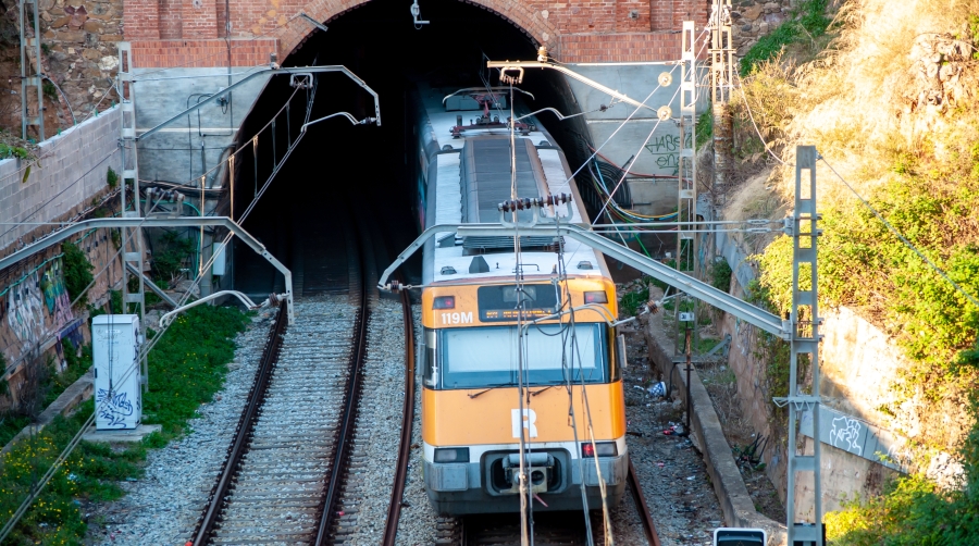 Un nuevo desprendimiento durante los trabajos de mejora en la R4 han dejado de nuevo sin servicio la línea de cercanias R4.