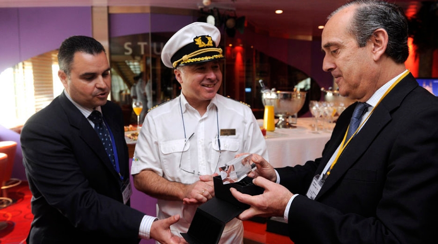 El &quot;Aida Diva&quot; abre la temporada alta de cruceros en el Puerto de A Coru&ntilde;a