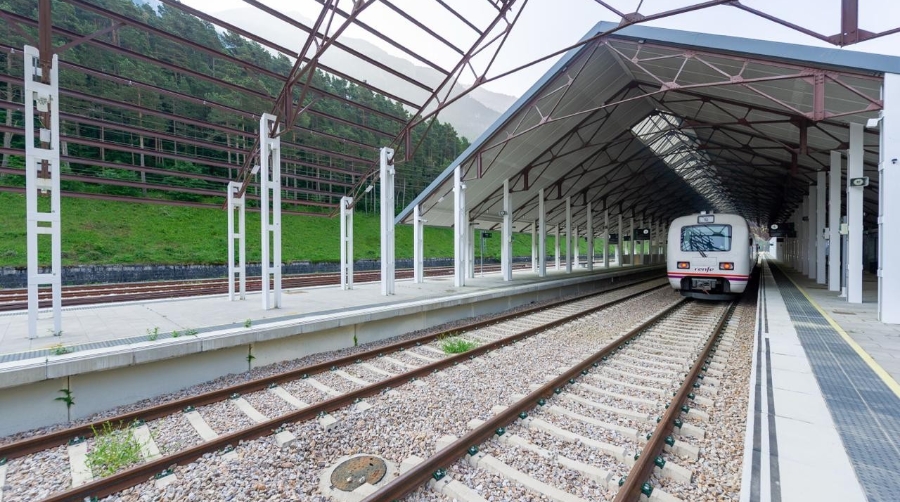 Transportes restablece la circulación en la línea Zaragoza-Huesca-Canfranc