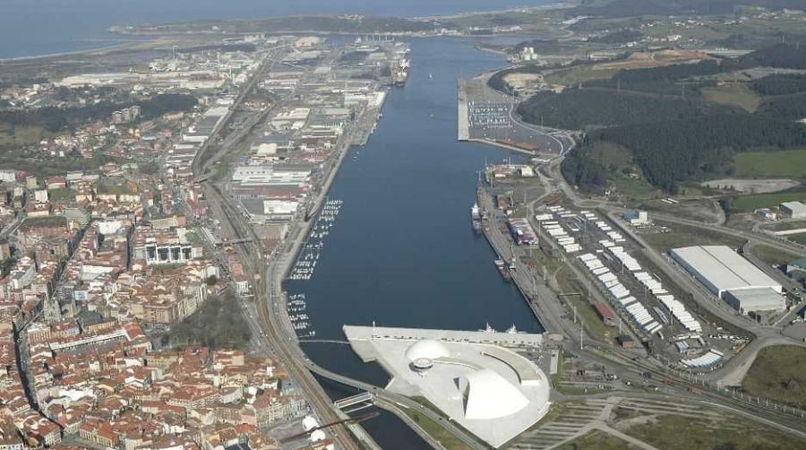 La mercanc&iacute;a general aument&oacute; en el Puerto de Avil&eacute;s un 4,1% hasta junio