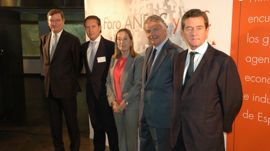 Fomento negocia con el BEI una l&iacute;nea de ayudas para renovar el parque de camiones