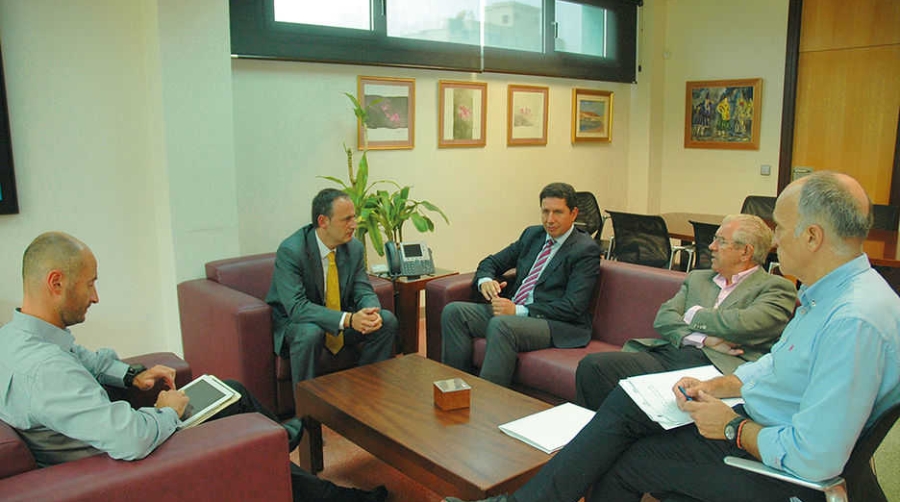APC e INFO colaborar&aacute;n para promocionar la llegada de nuevos inversores al puerto
