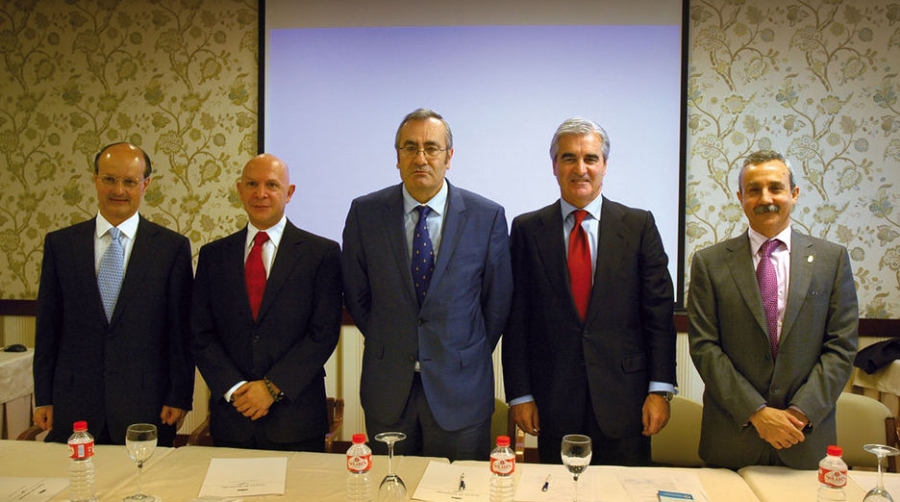 Llorca destaca las econom&iacute;as de escala y la eficiencia portuaria como claves competitivas