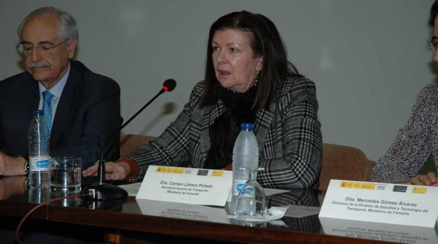 Carmen Librero destac&oacute; la importancia del sector del transporte para la econom&iacute;a de Espa&ntilde;a. Foto I.Pe&ntilde;a.
