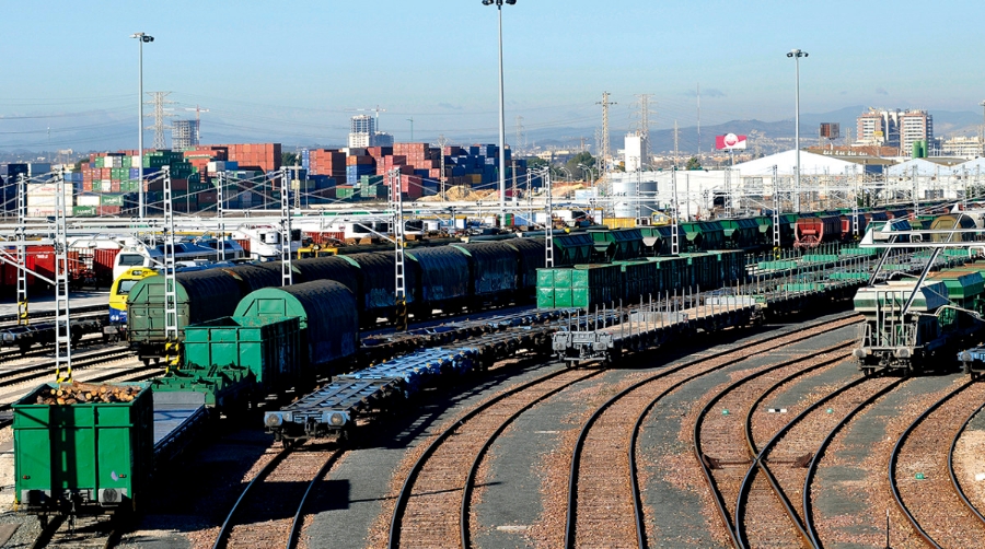 Adif licita el servicio de maniobras en la terminal de Fuente de San Luis