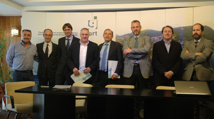 Los usuarios del Puerto de Pasaia instan a que se habiliten con urgencia zonas para uso portuario