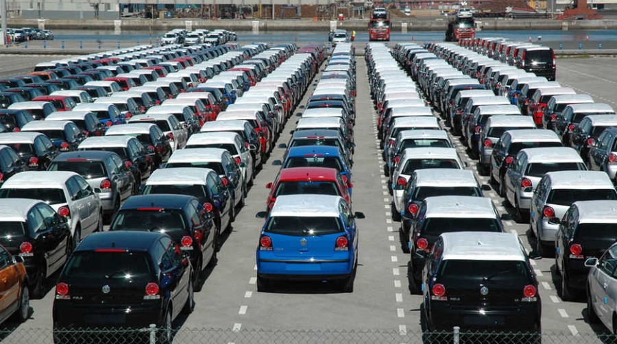 El tr&aacute;fico de veh&iacute;culos en el Puerto de Santander apunta en 2013 a igualar su segunda mejor marca