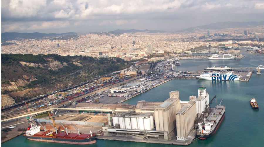 El tr&aacute;fico del Puerto de Barcelona continua al alza pese al descenso de los TEUs en tr&aacute;nsito