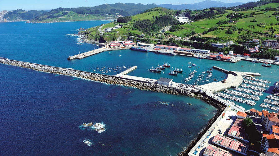 Bermeo impulsa su puerto comercial con un plan para ganar actividad y competitividad