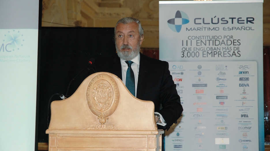 El secretario de Estado de Infraestructura, Transporte y Vivienda, Julio G&oacute;mez-Pomar, ayer en el desayuno informativo organizado en Madrid por el Cl&uacute;ster Mar&iacute;timo Espa&ntilde;ol (CME). Foto I.Pe&ntilde;a.
