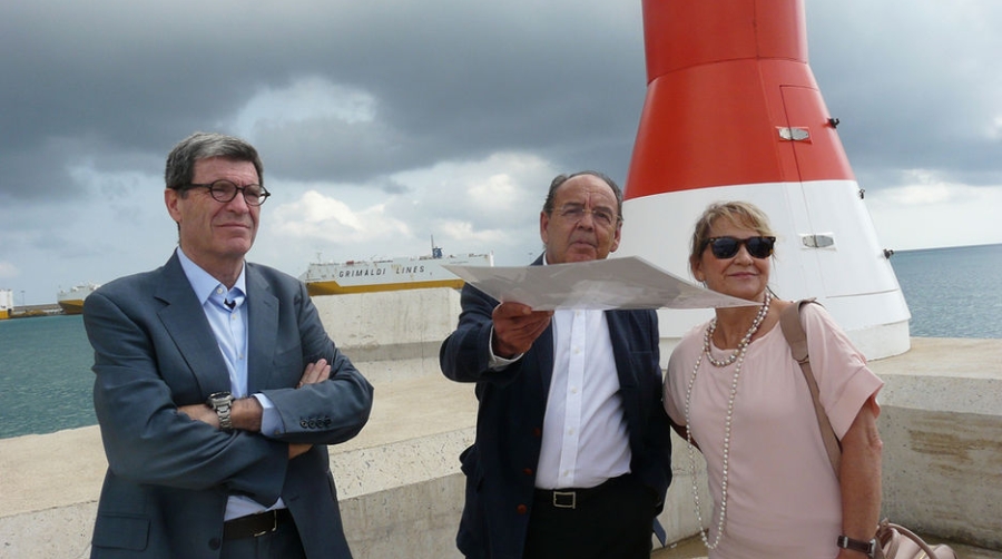 La eurodiputada Inmaculada Rodr&iacute;guez-Pi&ntilde;ero visita el Puerto de Valencia