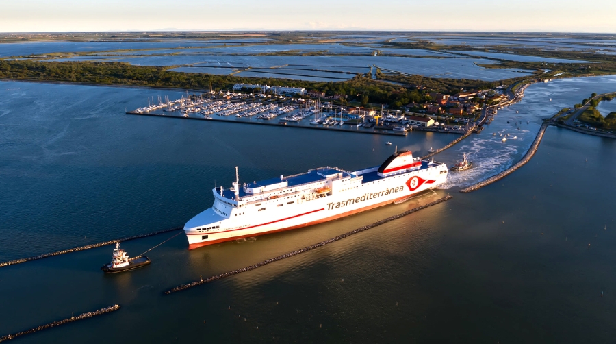Armas Trasmediterr&aacute;nea aumenta un 30% la capacidad de carga de la l&iacute;nea C&aacute;diz-Canarias