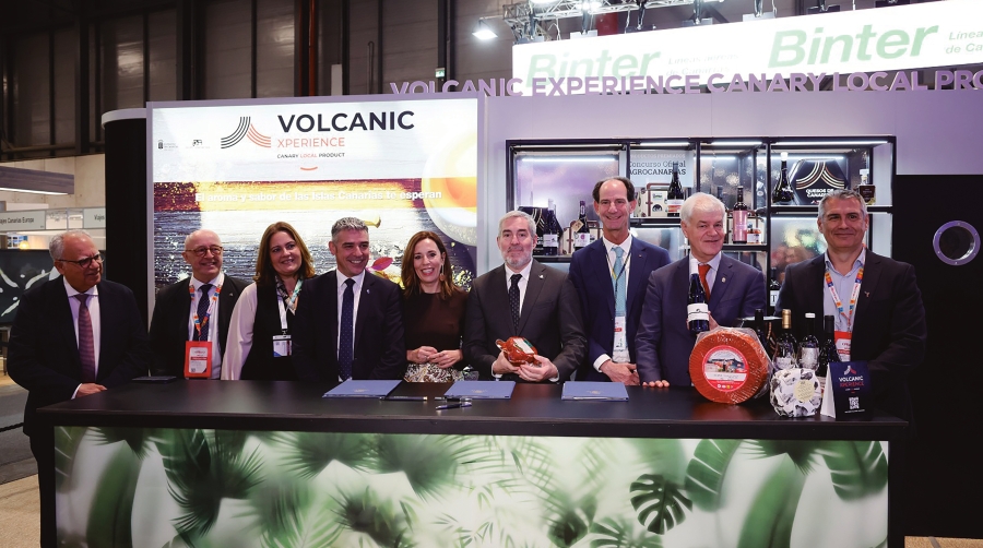 Acto firma de acuerdo de colaboración de Fred. Olsen Express con Gestión del Medio Rural de Canarias (GMR) para visibilizar a bordo la gastronomía local.