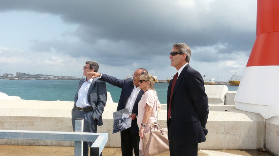 La eurodiputada Inmaculada Rodr&iacute;guez-Pi&ntilde;ero visita el Puerto de Valencia