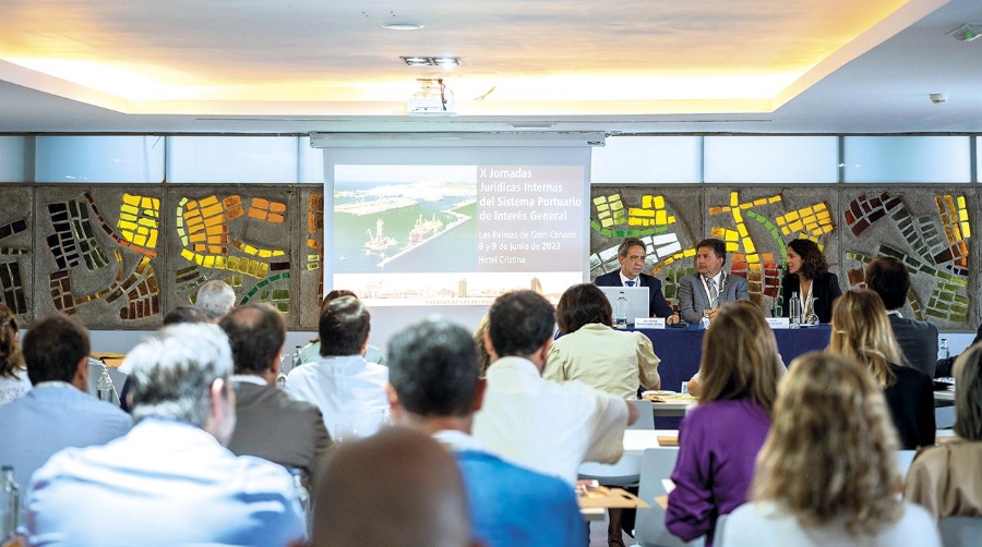 Más de 120 especialistas en las aplicaciones del derecho al ámbito portuario se han reunido en las jornadas.