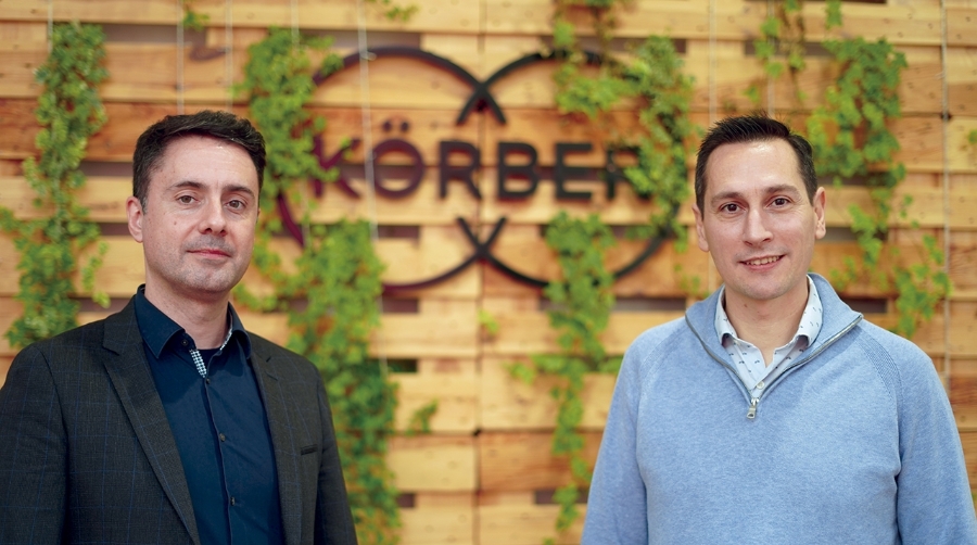Ramón Lariño, director comercial para Soluciones de Automatización de Almacenes, y Luis Kolb, nuevo Senior Solution Designer.
