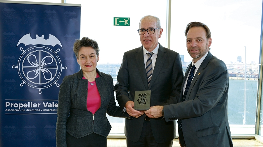 Carbonell insta a aumentar la cooperación entre Valenciaport y Port de Barcelona