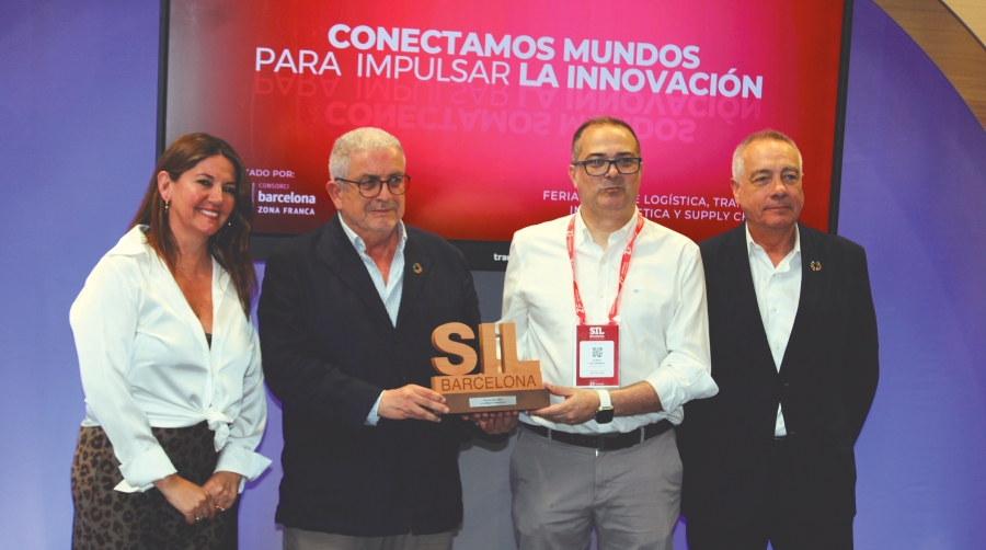Blanca Sorigué, directora general del CZFB; Eduard Rodés, director de la Escola Europea; Albert Ruiz, CIO de Click and Cargo; y Pere Navarro, delegado especial del Estado en el CZFB. Foto M.V.