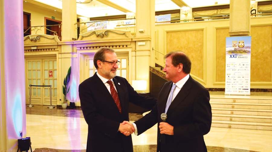 Mário Alexandre Alves Jorge, presidente de la Ordem dos Despachantes Oficiais (ODO) de Portugal, y Antonio Llobet, presidente del Consejo General de Agentes de Aduanas. Foto J. M.