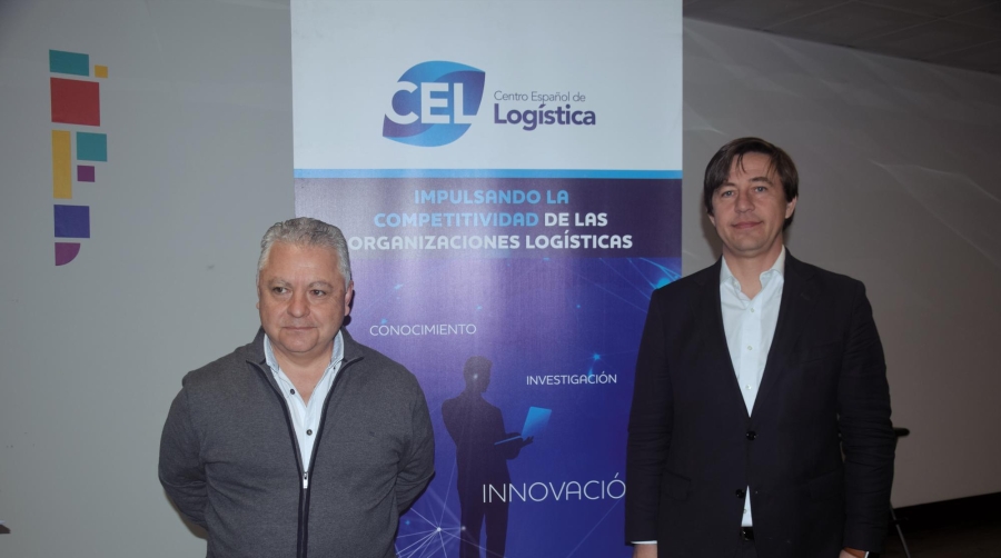 Fernando Romero, concejal de Empleo de Coslada, y Ramón García, director del Centro Español de Logística (CEL)