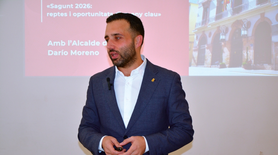 Darío Moreno, alcalde de Sagunto, analizó la actualidad del municipio en la jornada de ayer. Foto J.C.P.