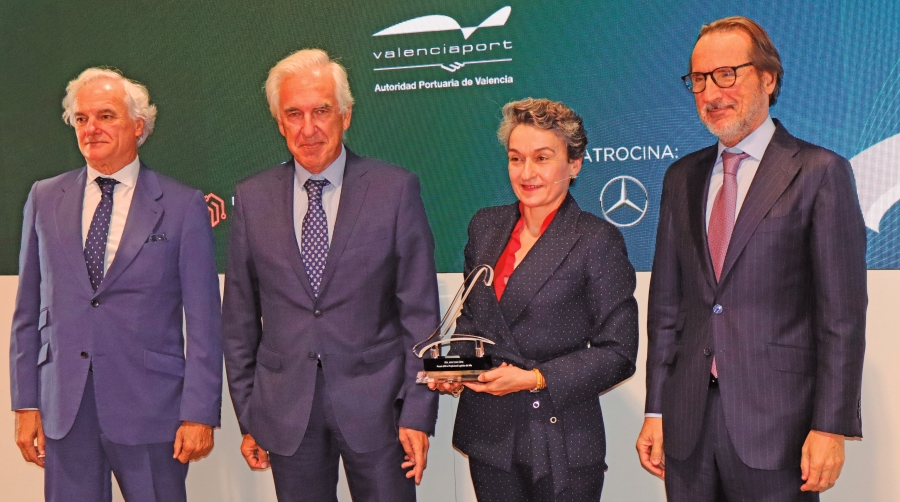 Mar Chao, presidenta de la APV, junto a José Luis Romero, secretario general de ANESCO, Francisco Aranda, presidente de UNO, y el vicepresidente 1º de la CEOE, Miguel Garrido. Foto M.J.