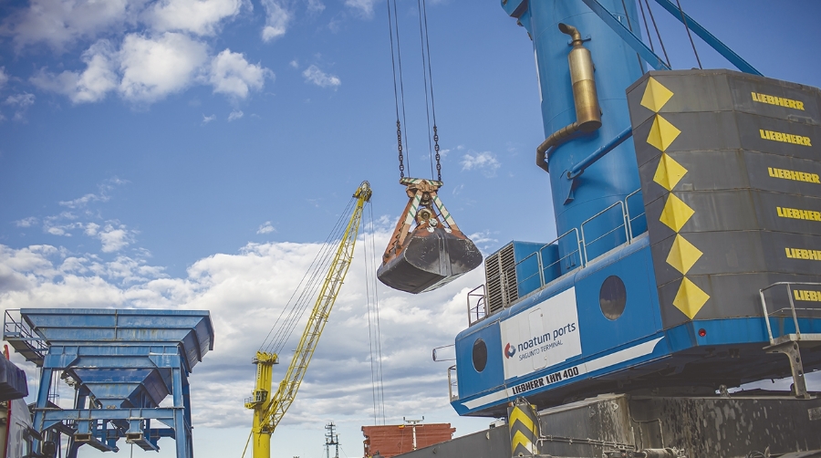 Algeposa ha vendido sus participaciones minoritarias en las terminales de Sagunto (en la imagen), Castellón y Tarragona.