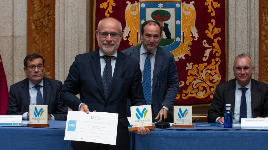 Alberto Navarro, CEO de Seur, ha sido el encargado de recibir este premio.