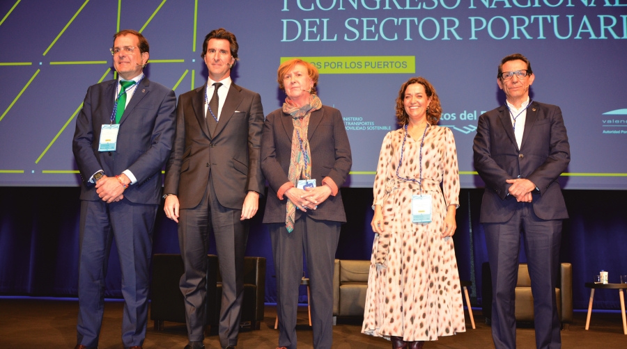 De izquierda a derecha, Pedro Pablo Hernández, presidente de la AP de Cartagena; José Luis Almazán, managing partner de Ocean Capital Partners; María Luisa Guibert, presidenta de Algeposa; Sonia Herzog, CEO del Grupo JSV y Elías García, COO de COSCO SHIPPING Ports (Spain) Terminals. Foto J.C.P.
