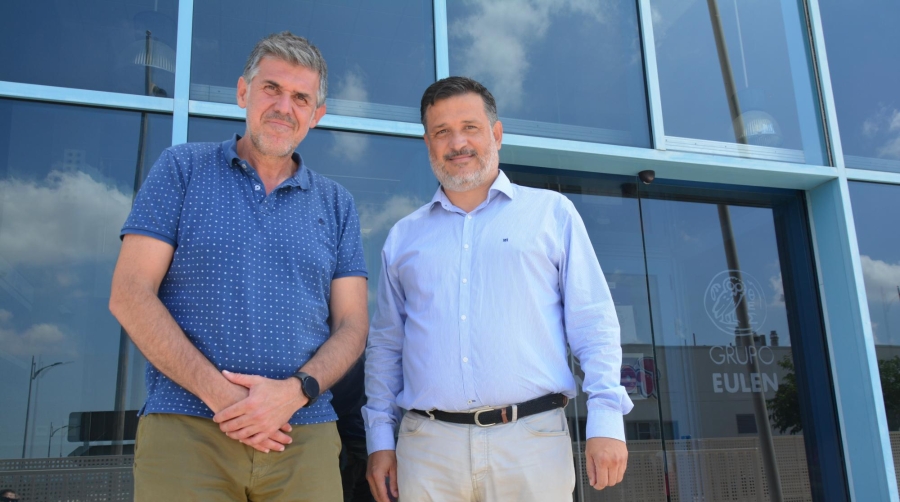 Francisco Checa, gerente de Servicios Logísticos de Eulen en la Comunitat Valenciana y Murcia; y Marcos Alcácer, gerente de Desarrollo de Negocio de la Zona de Levante de la compañía. Foto: Raúl Tárrega.