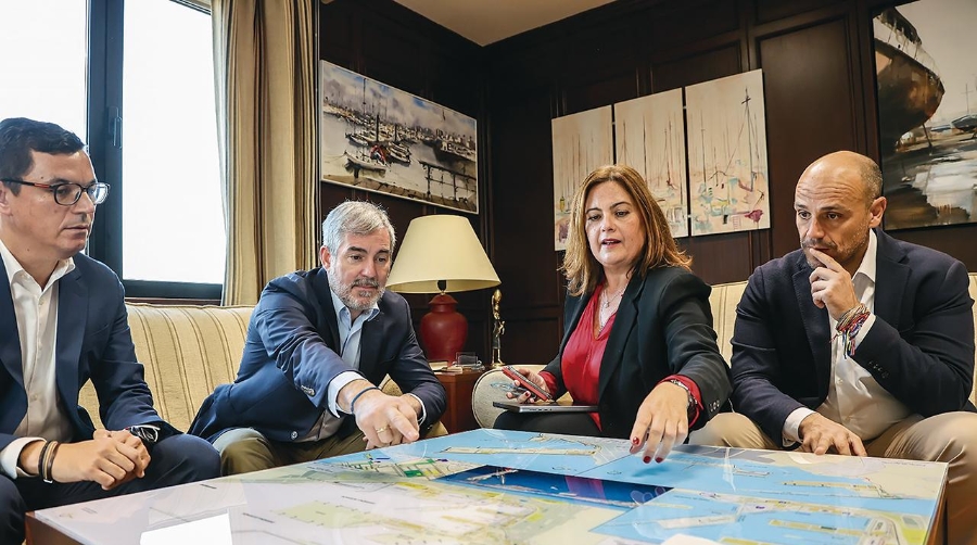 Un momento del encuentro entre representantes del Gobierno de Canarias y la Autoridad Portuaria de Las Palmas.