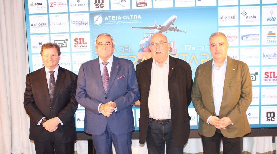 Antonio Llobet, presidente del COACAB; Emili Sanz, presidente de ATEIA-OLTRA Barcelona; Manel Nadal, secretario de Movilidad de la Generalitat de Catalunya; y Salvador Richart, presidente de la Asociación de Consignatarios de Barcelona. Foto M.V.