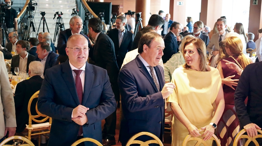 Pérez Llorca pide que las investigaciones en torno al Puerto de Valencia no afecten a la Terminal Norte