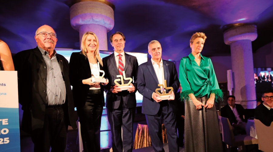 Manel Nadal, secretario de Movilidad e Infraestructuras de la Generalitat de Catalunya; Rosana Velasco, presidenta de Wista Spain; Alfredo Serrano, director general de CLIA España; Salvador Richart, presidente de la Asociación de Agentes Consignatarios de Barcelona; y Carla Salvadó, subdirectora comercial de Port de Barcelona. Foto J. M.