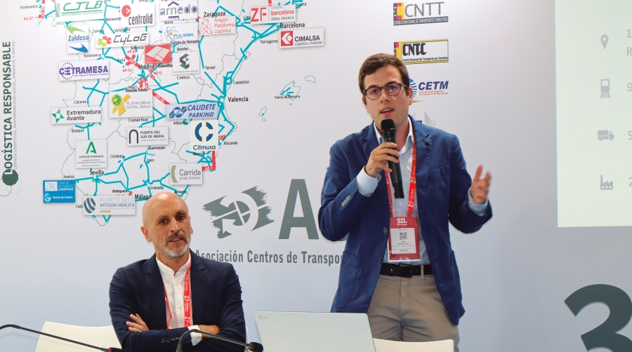 Pablo Hoya, gerente de Zaldesa (izquierda), y José Castellano, de Tracción Rail (derecha). Foto M.J.