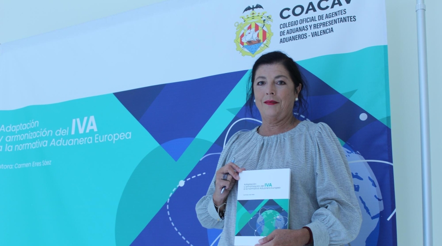 Carmen Eres ha presentado su libro en el Edificio del Reloj del Puerto de Valencia. Foto: J.C.P.