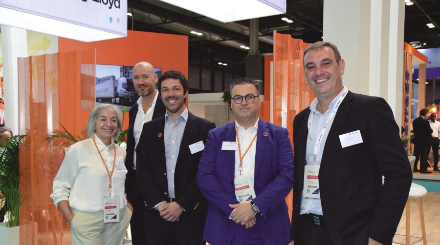 Hapag-Lloyd refuerza sus servicios con la última tecnología.