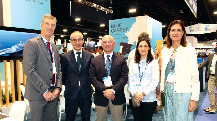 Jesús Peña, jefe de Planificación y Sistema; José Moyano, director; Carlos Rubio, presidente de la AP de Málaga; Ana Marín, desarrollo de Negocio Fundación Málagaport; y Pilar Fernández-Fígueres, gerente de la Fundación Málagaport.