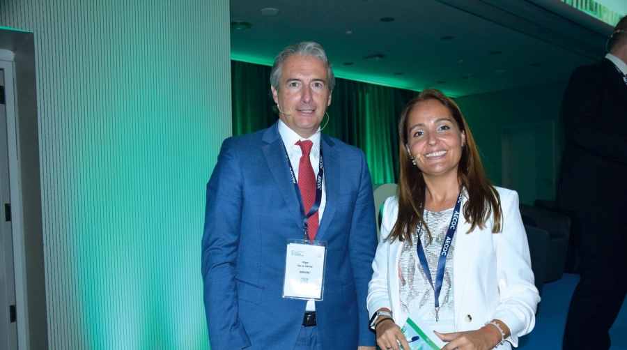 Íñigo de la Serna, director de Madrid Green Mobility Lab, y María Tena, directora de Logística y Transporte de AECOC. Foto B.C.