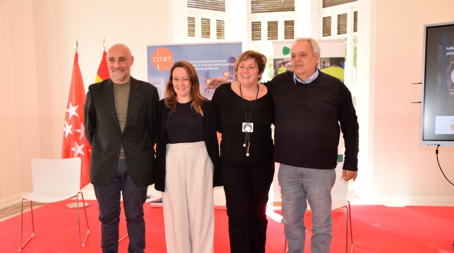 Moderador Laureano Vegas, director de Cadena de Suministro; Anna Masuet, adjunta de dirección de Fedis Horeca; Vanessa Moreno, jefa de Coordinación de la Red de Mercas (Mercasa); y José Ferrer, director general de Aedisma. Foto M.C.