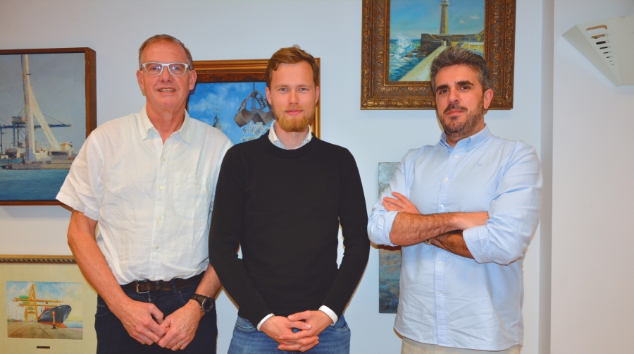 Geurt Witteveen, Product Manager Containertrailers; Jur Peele, Regional Manager Spain &amp; Portugal y Borja Guerra de la Corte, Country Manager Spain de D-TEC.