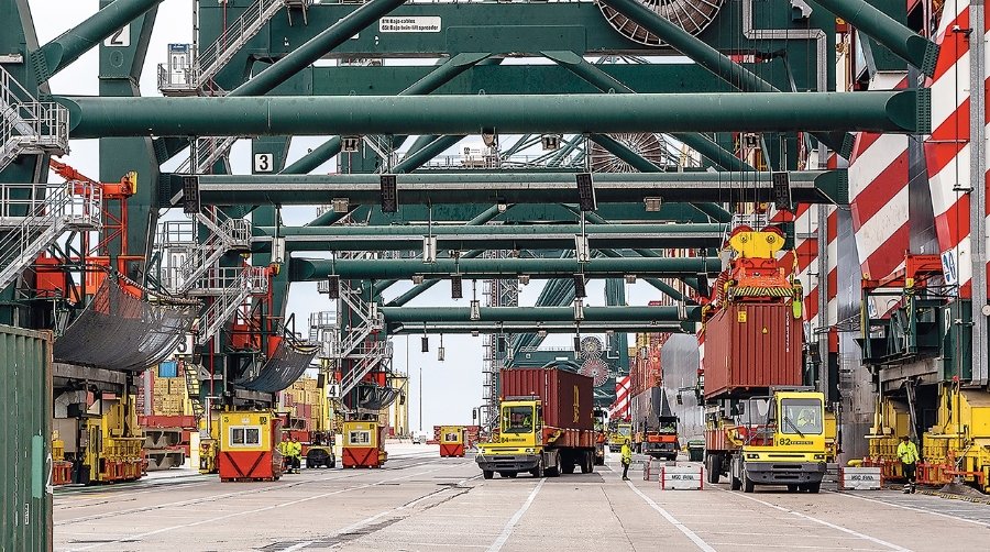 Valencia se mantiene a la cabeza con 1,24 millones de TEUs import/export.