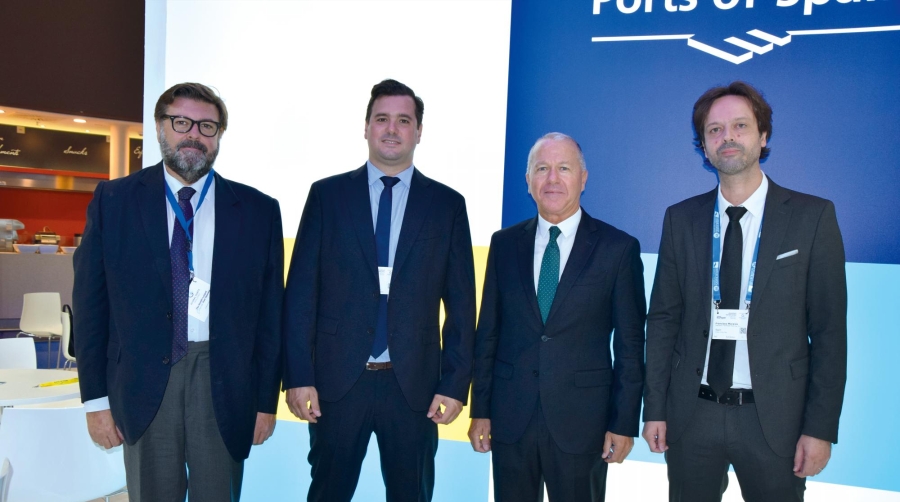 Javier Martínez, managing director de Carmelo Martínez; Luis J. Ayala Navarro, jefe de División de Obras y Proyectos del Puerto de Melilla; Miguel Marín, consejero de Turismo de Melilla; y Francisco Morales, director de operaciones de la Estación Marítima de Melilla.